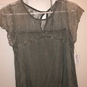 NWT! Cute sage green MOD shirt!! Size S.